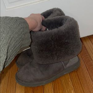 Gray UGG BOOTS in GREAT condition!!!😍😍😍